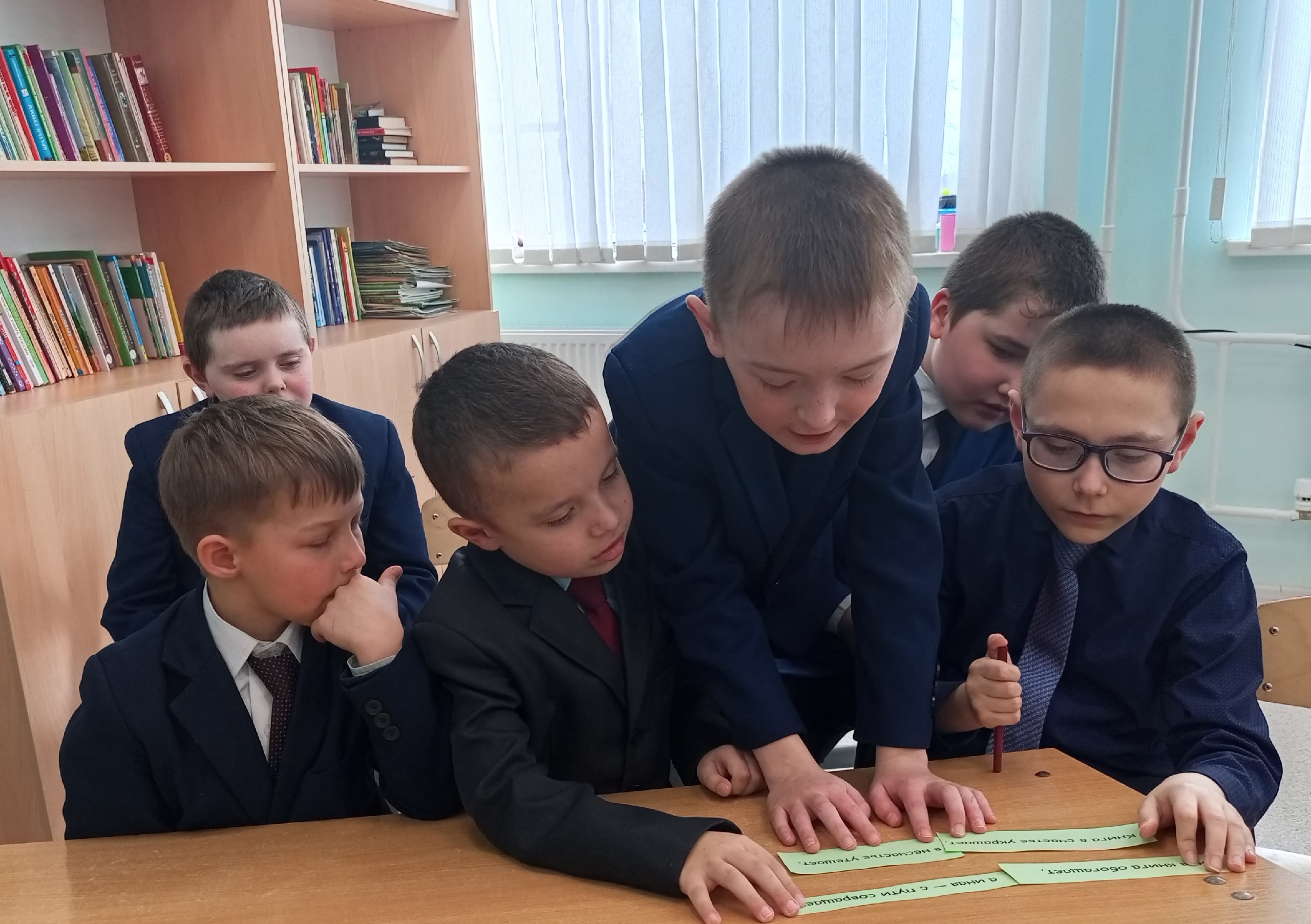 Познавательный час «Удивительный мир космоса»