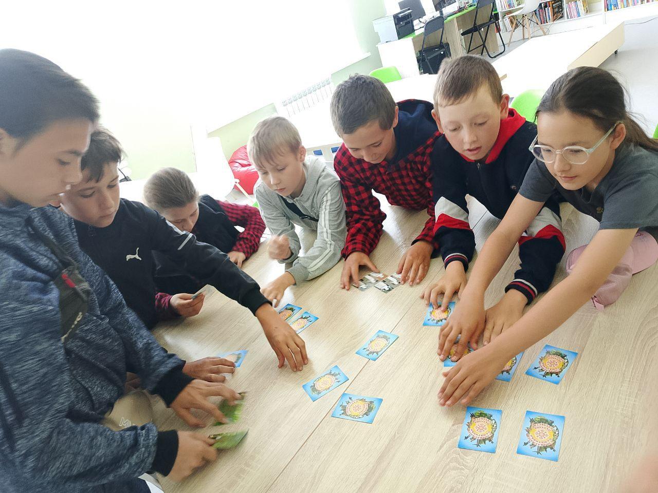 Литературная игра «Я гражданин страны большой, весь мир открыт передо мной» Литературная игра «Я гражданин страны большой, весь мир открыт передо мной»