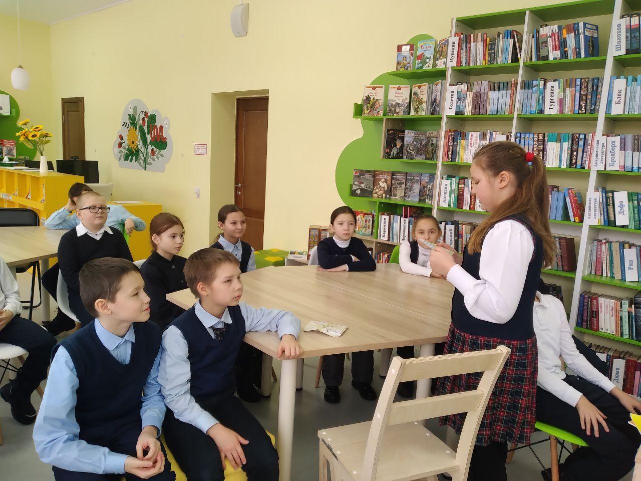 Поэтический час «Единственной маме на свете» Поэтический час «Единственной маме на свете»