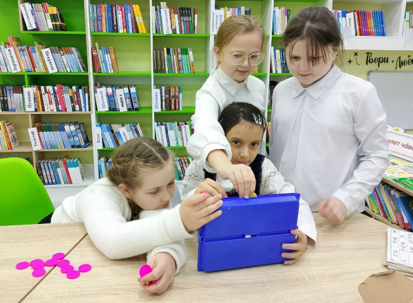 Весёлые посиделки в библиотеке: чтение, игры и творчество