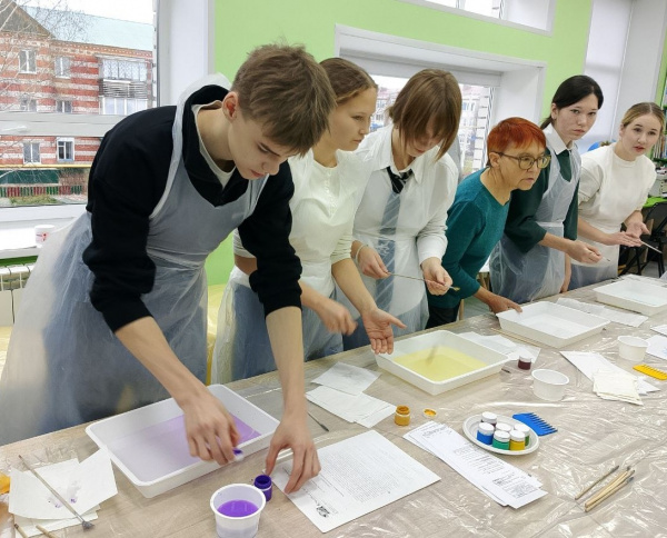 Мастер-класс «В Новый год не скучаем – лепим, клеим, вырезаем!»