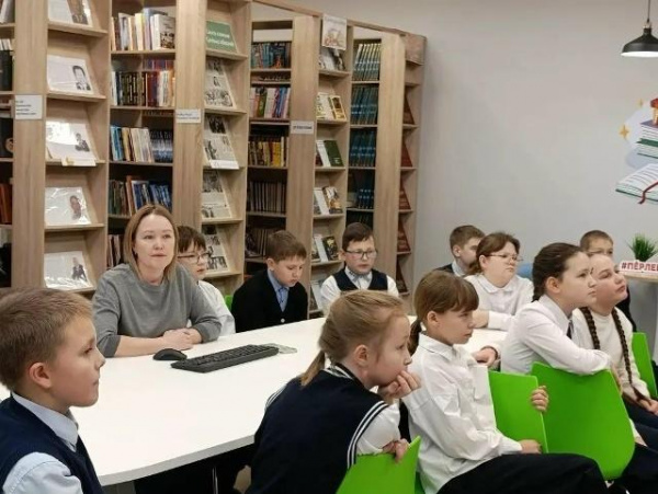 Поэтический час «Я слышу, как сердце цветет»