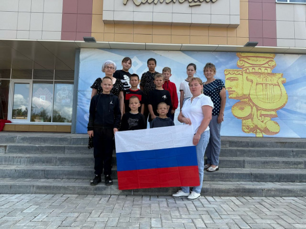 Беседа «Флаг — русской истории знак» в зале «Сила семьи»