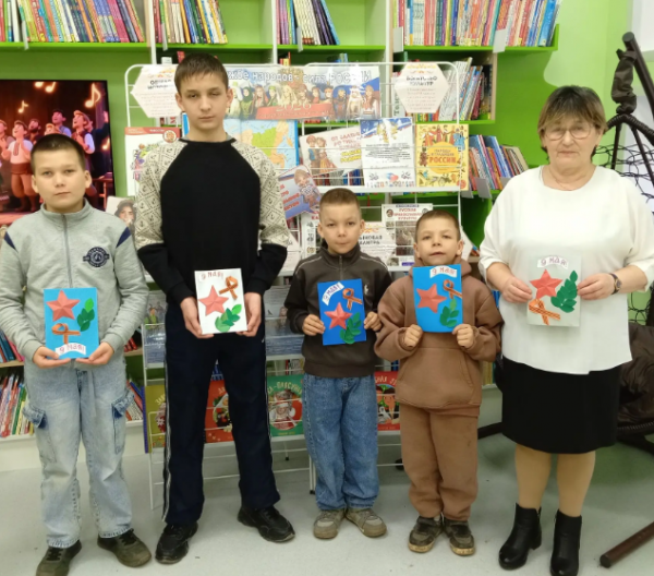 Мастер-класс открытки ко Дню Победы прошел в зале «Сила семьи»