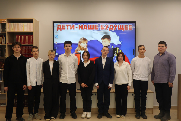 Правовой экскурс «Дети без прав – Россия без будущего» в зале «Сила земли»