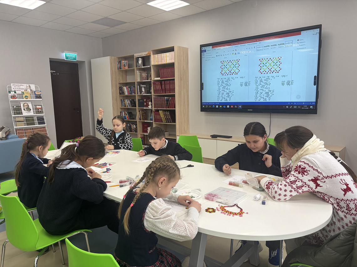 В клубе  «Волшебный стежок» прошел мастер-класс по бисероплетению