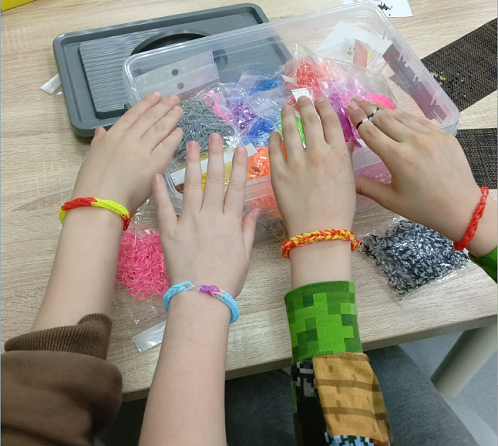 Вязаные чудеса: активный читатель провёл увлекательный мастер-класс в Библиосумерках