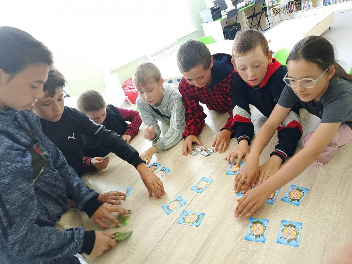 Литературная игра «Я гражданин страны большой, весь мир открыт передо мной»