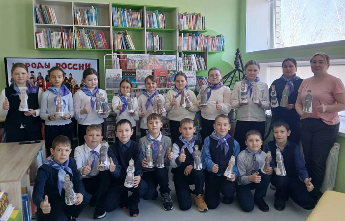 Творческая мастерская «Костюмы народов России» в зале «Сила семьи»